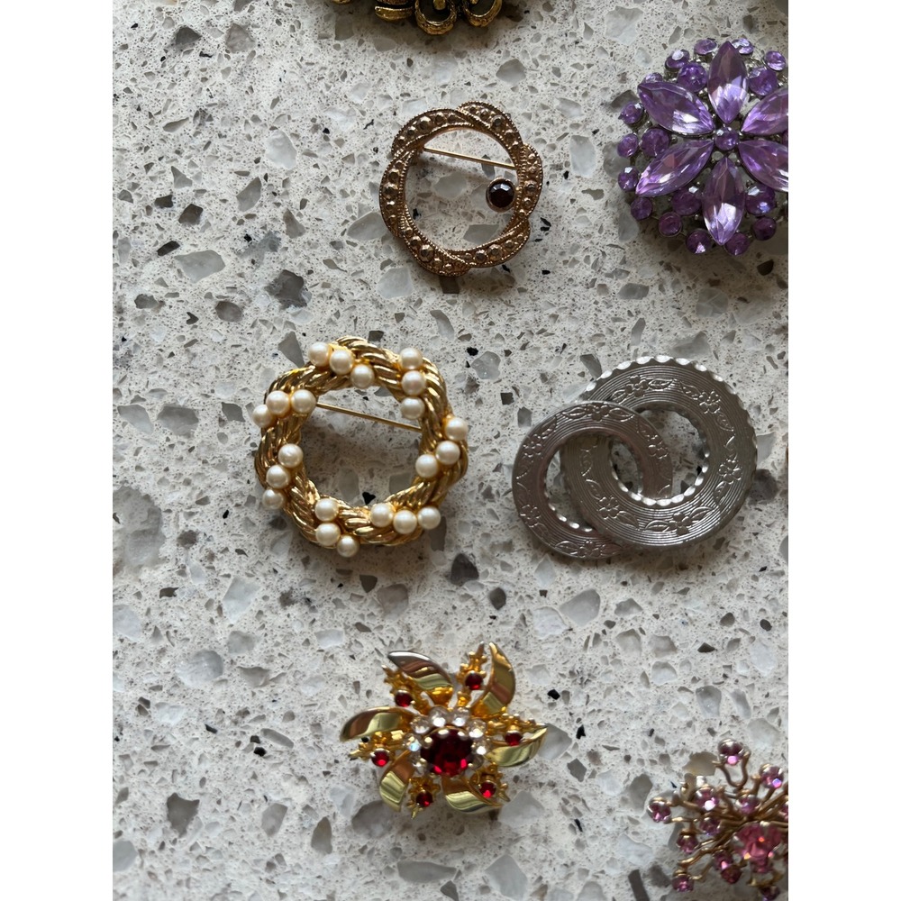 Vintage Brooch Lot 17pc Rhinestone Pearl Floral Porcelain Heart Poodle Pins - Picture 7 of 7